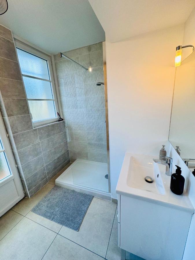 Appartement Chaleureux T2 Proche Gare à Bourgoin-Jallieu Extérieur photo