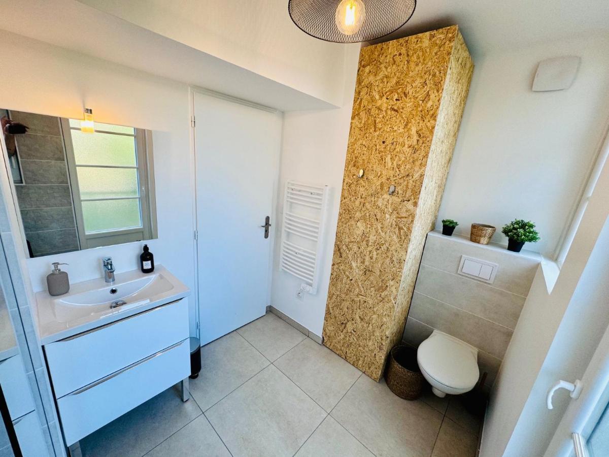 Appartement Chaleureux T2 Proche Gare à Bourgoin-Jallieu Extérieur photo